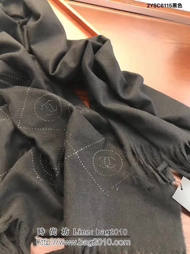 CHANEL香奈兒最新款 燙鑽logo羊絨圍巾 2YSC6115 LLWJ7050